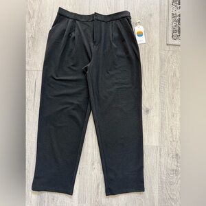 New with tags Vuori Elevation Ankle Trouser